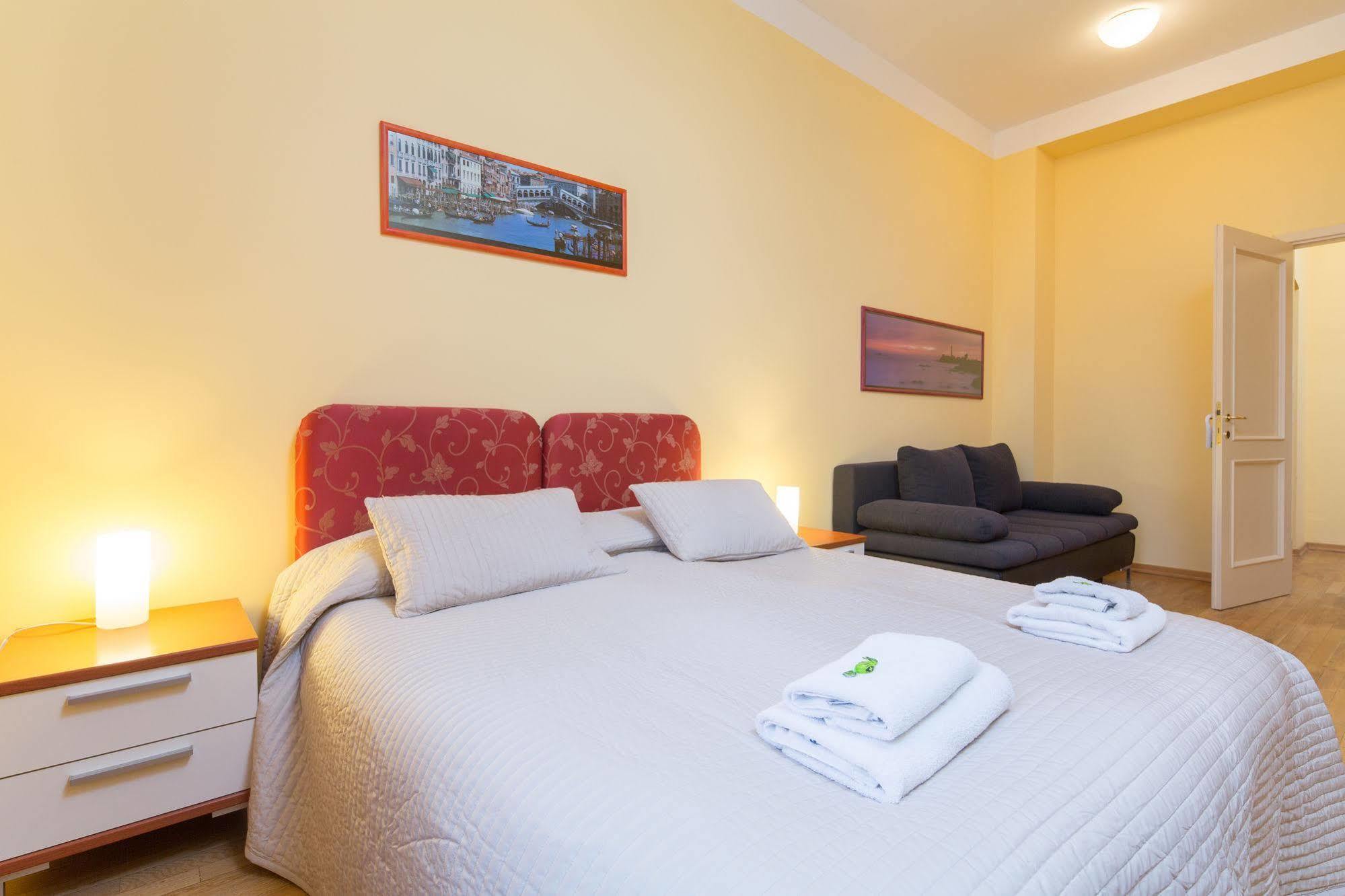 City Lounge Hotel ปราก ภายนอก รูปภาพ